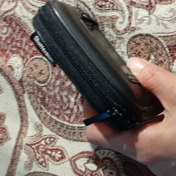 Shutterbug 📷 black camera case - Picture 8 of 15